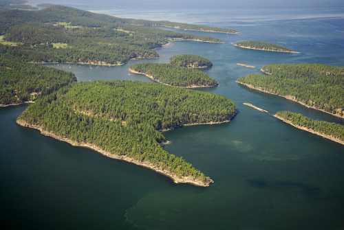 Scenic Gulf Island photo